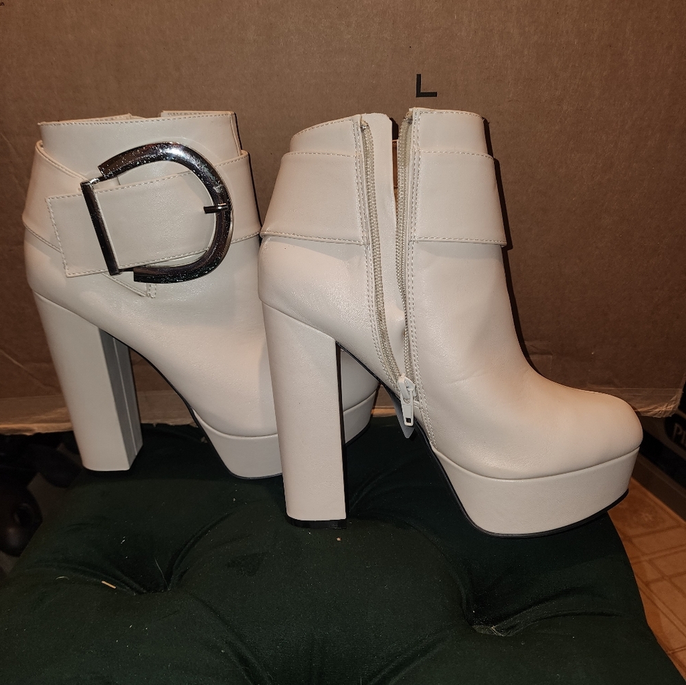 Boots - Picture 2 of 3